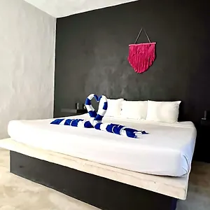 Hotel Kin