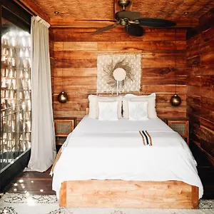 Hotel Nomade
